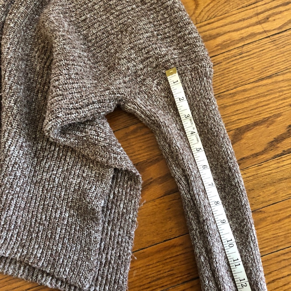 Minimalist Hanky Cut Turtleneck Sweater - Picture 4 of 6
